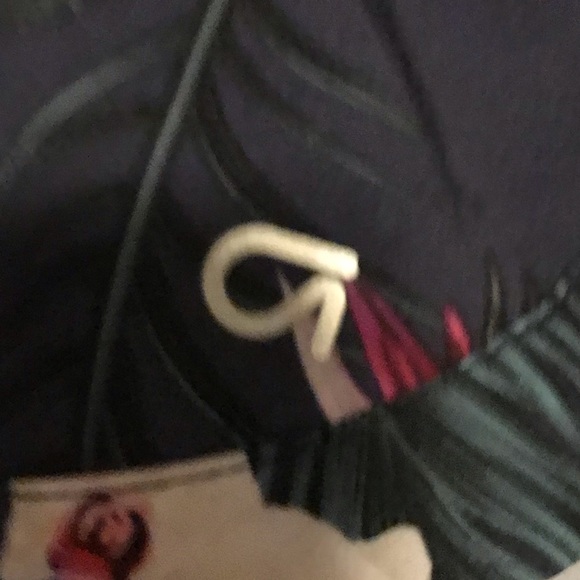 Gap Athletica Dri Fit Shorts - Picture 5 of 7